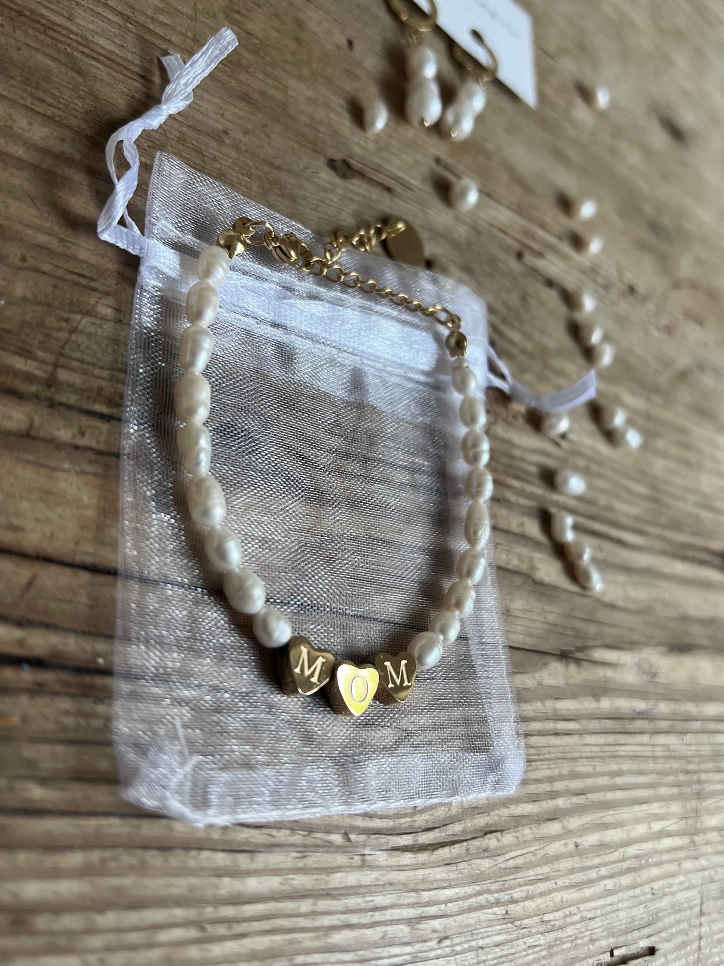 liebevoll gefertigter Perlenschmuck
