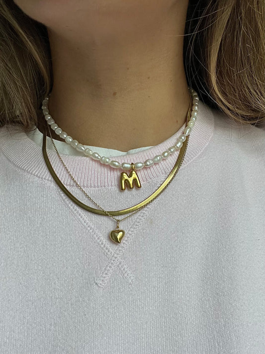 Handgemachte Kette als Geschenk für Mütter aus Edelstahl und Süßwasserperlen
